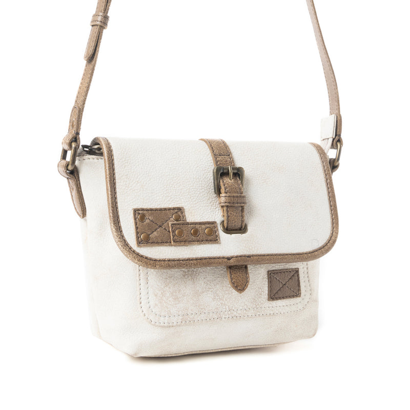 Kellington Ranch Crossbody Bag In Off White