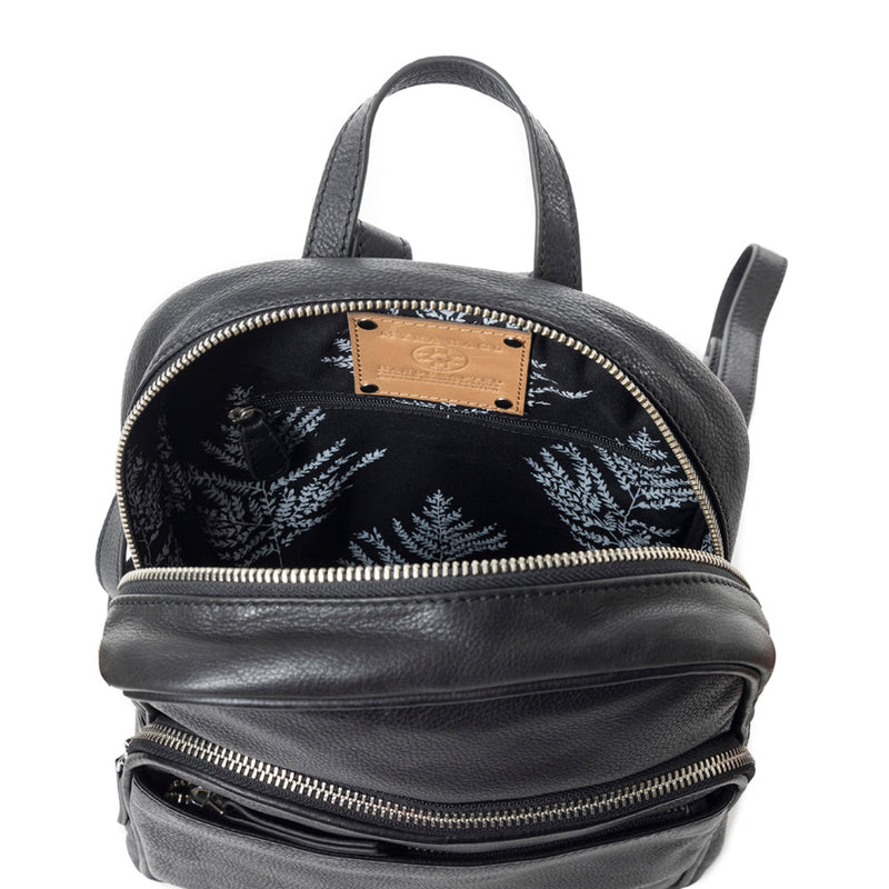 Roaming Traveller Backpack In Black