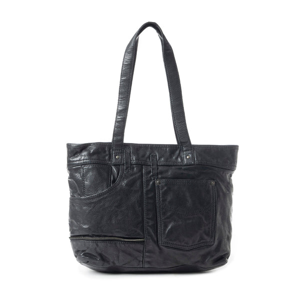 Lapiera Mountain Shoulder Bag In Black