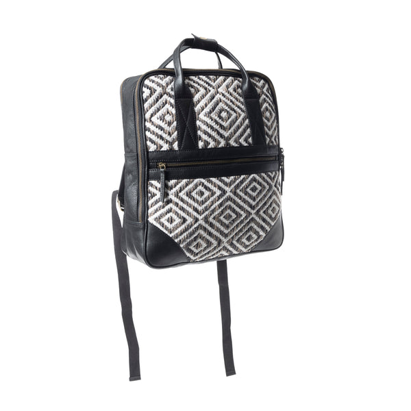 Grasslands Meadow Backpack In Black and White - Myra USA