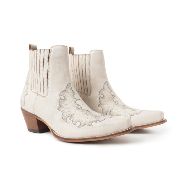 Dearling Ranch Booties In White - Myra USA
