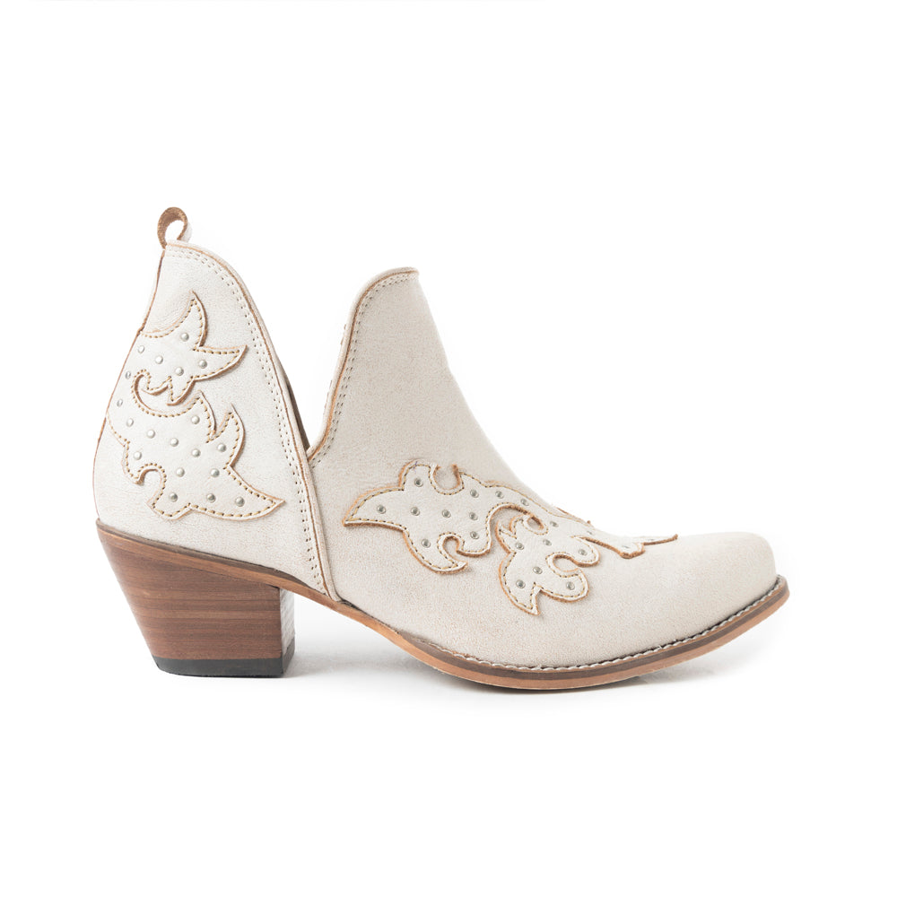 Twin Forks Booties In Crackle White - Myra USA