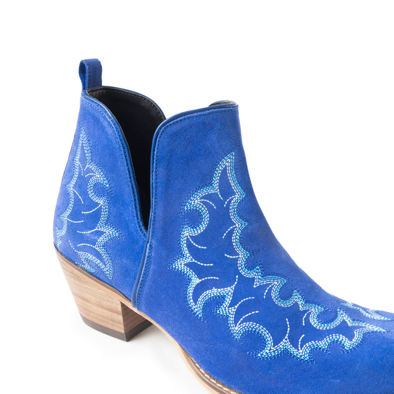 Kassie Trailhead Booties In Blue