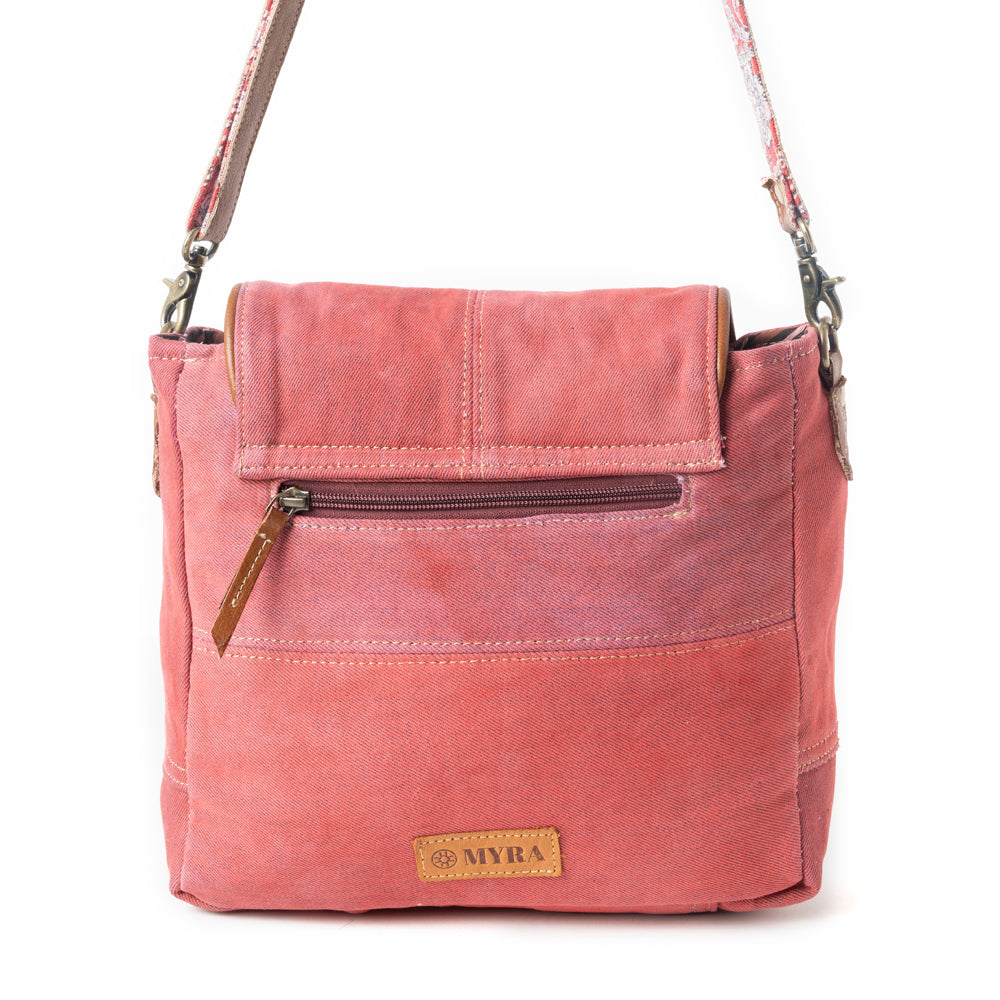St. Tropez Explorer Shoulder Bag in Pink