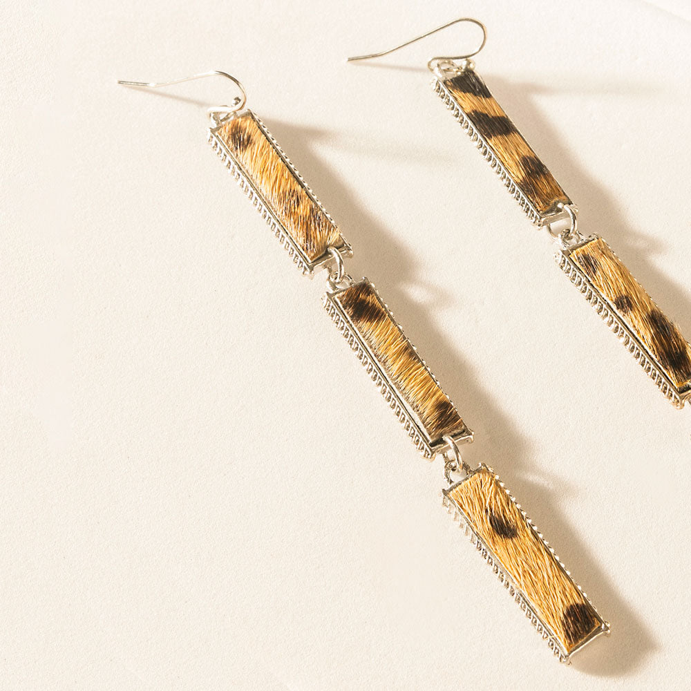 The Montana Streaks Earrings in Speckle Brown