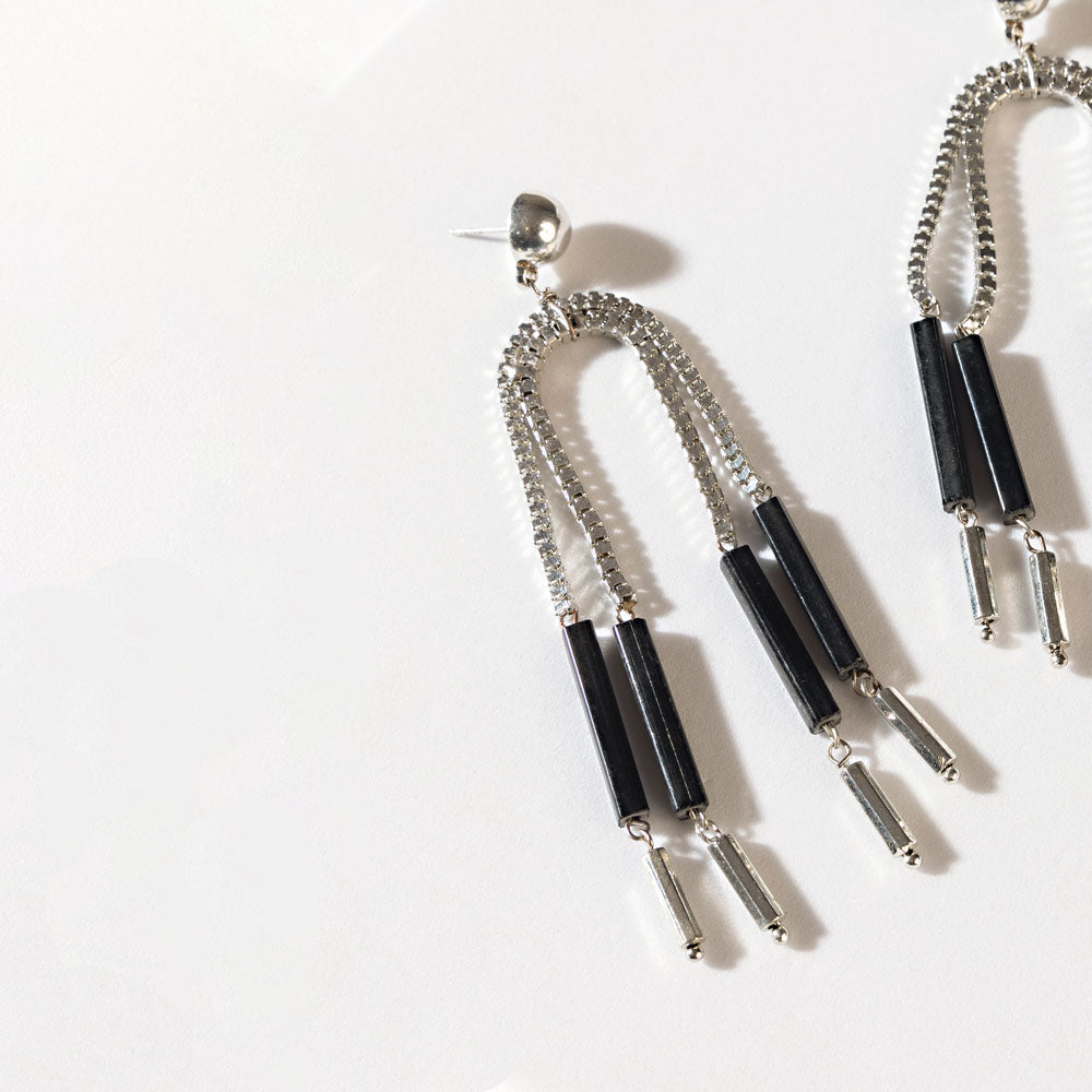 The Black Hitch Earrings in Onyx Silver - Myra USA