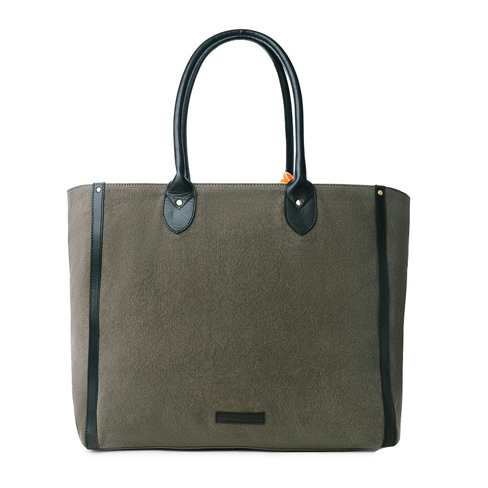 Yellowstone Velorra Ash Weekender Bag with Scarf - Myra USA