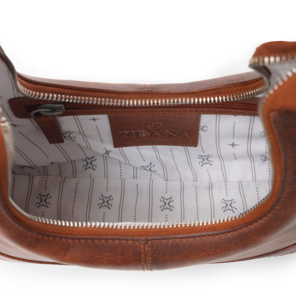 Myra Zidana Winchester Loop Veg Tanned Leather Shoulder Bag in Maple Glaze - Myra USA