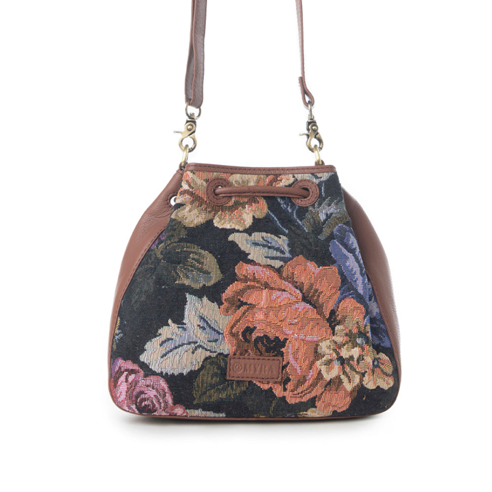 Myra Old Soul Bucket Bag in Vintage Mauve - Myra USA