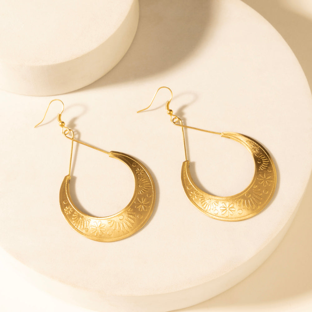 Myra Crescent Earrings in Amber - Myra USA