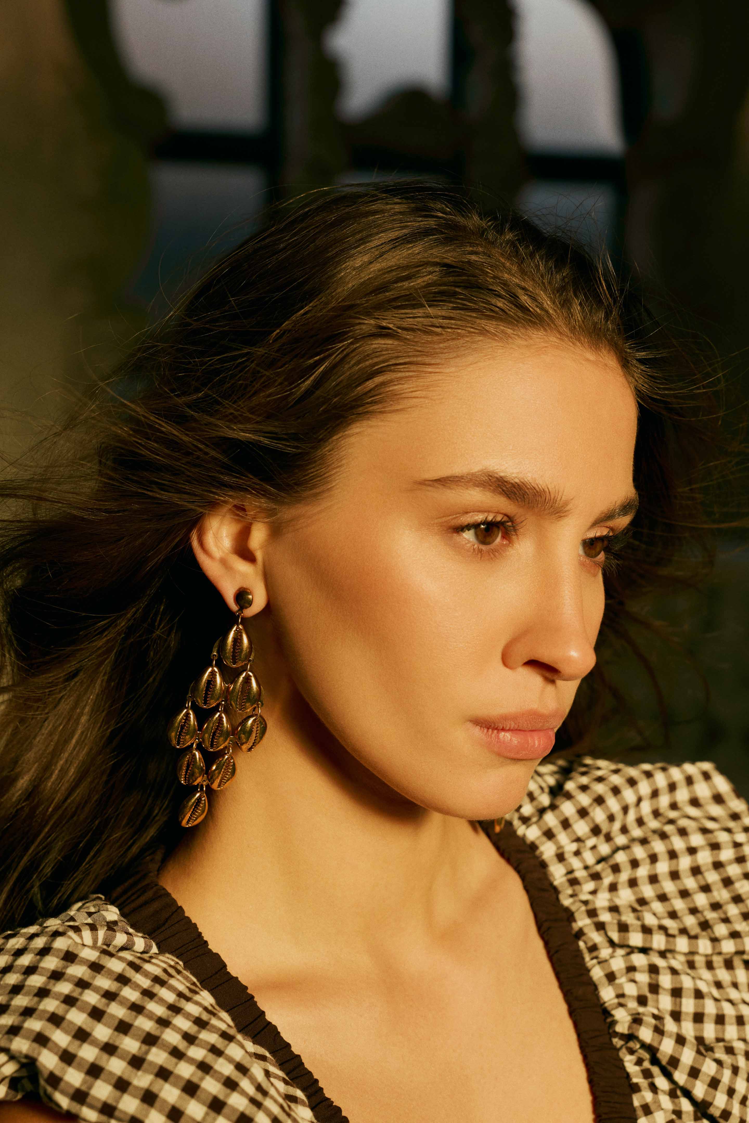 Myra Shell summit earrings in Desert tide danglers - Myra USA