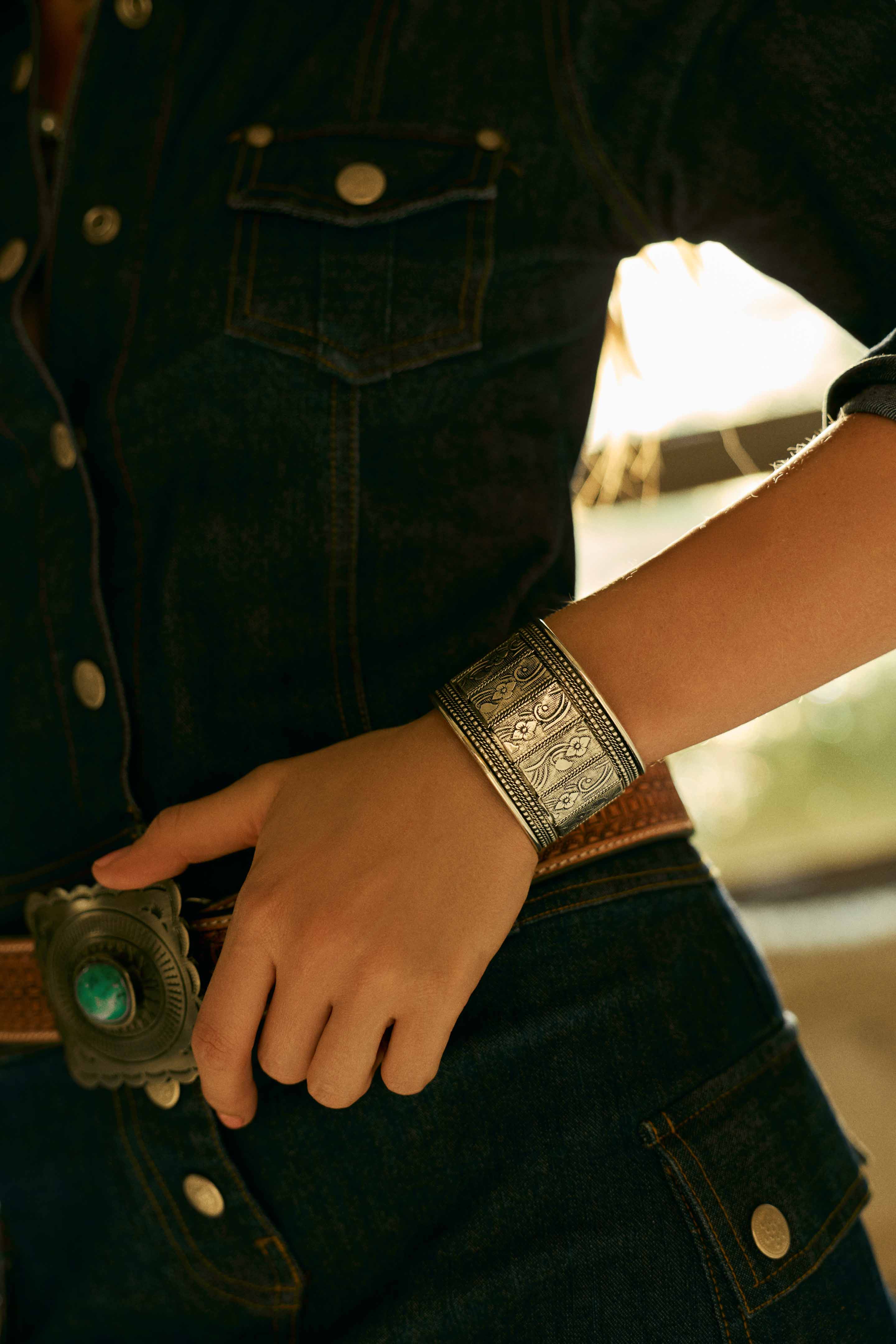 Myra Saddlecrest Engraved Cuff in Antique Frost - Myra USA