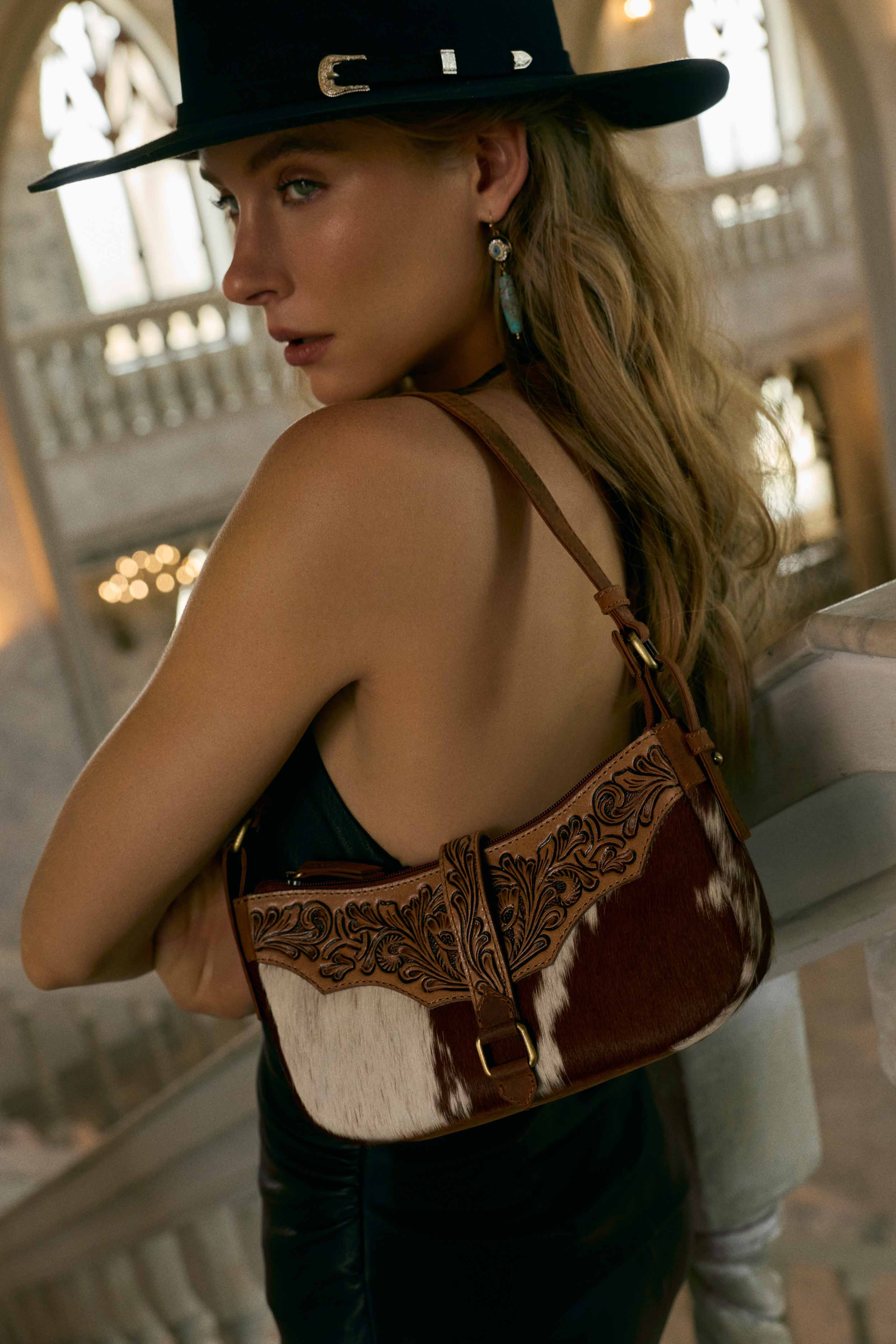 Myra Yellowstone Timberline Handtooled Bag in Walnut Brown - Myra USA