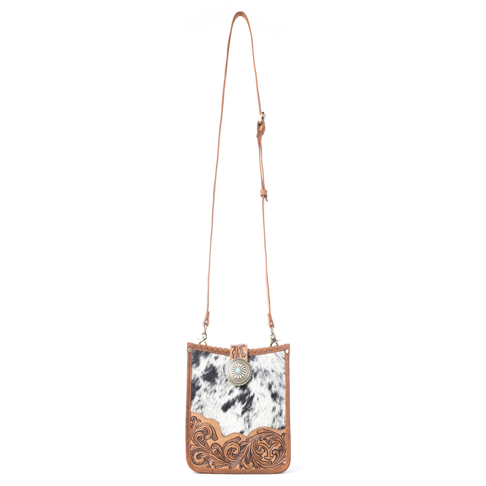 Myra Yellowstone Snowfield Handtooled Bag in Cream Auburn – Myra USA Myra Yellowstone Snowfield Handtooled Bag in Cream Auburn – Myra USA