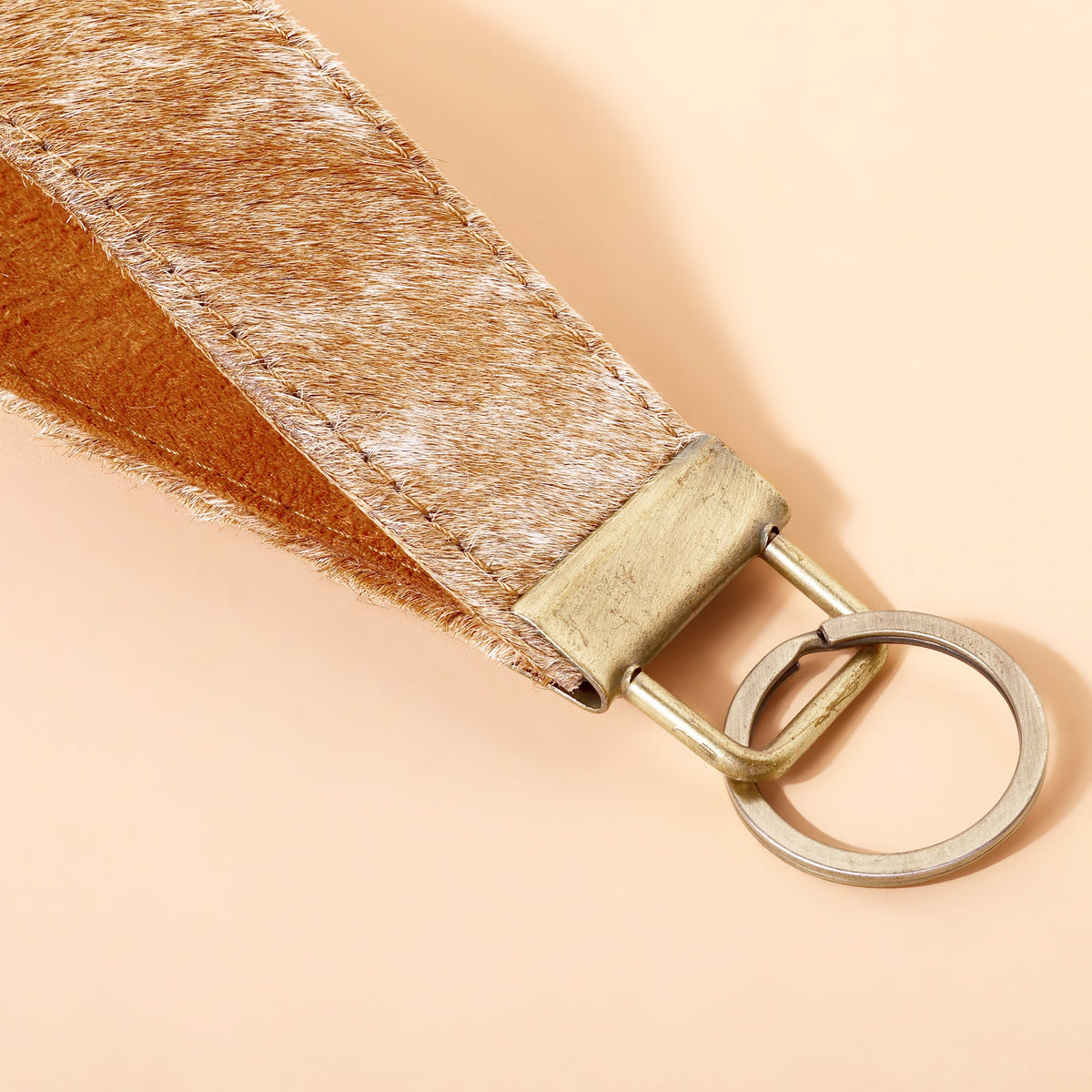 Myra Sacaton Key Fob in tan with hair on - Myra USA