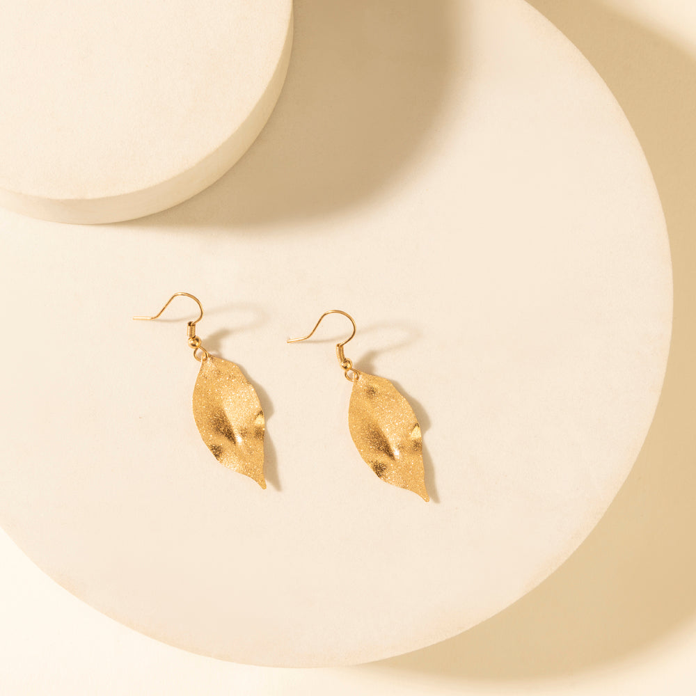 Myra Suntrail Leaf Earrings in Weathered Amber - Myra USA