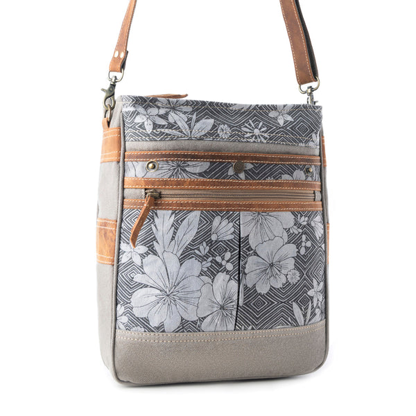 Carefree Days vintage shoulder bag for Women in sage with leather details - Myra USA