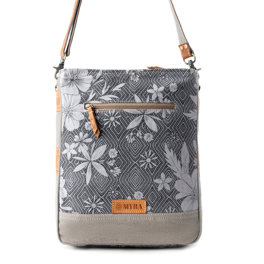 Carefree Days vintage shoulder bag for Women in sage with leather details - Myra USA