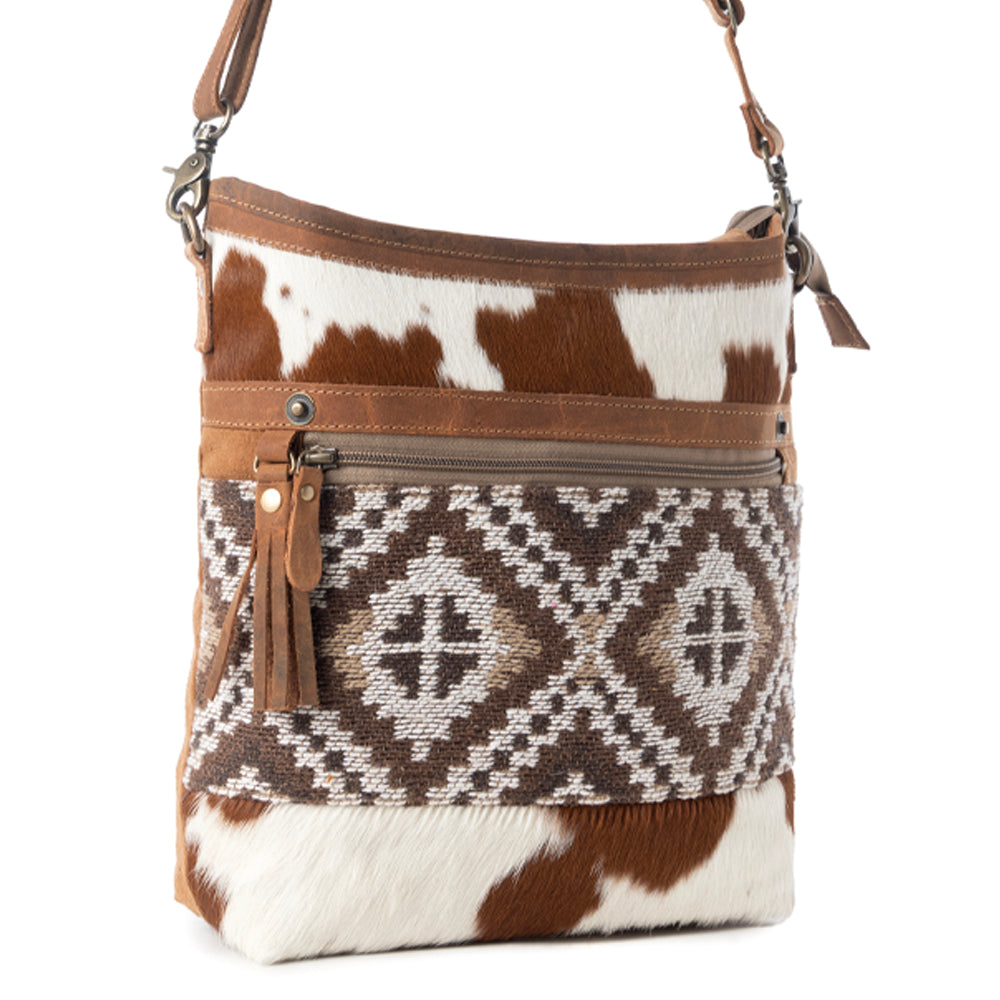 Diamondback Trail Western Shoulder Bag for Women in Brown with Rug details - Myra USA