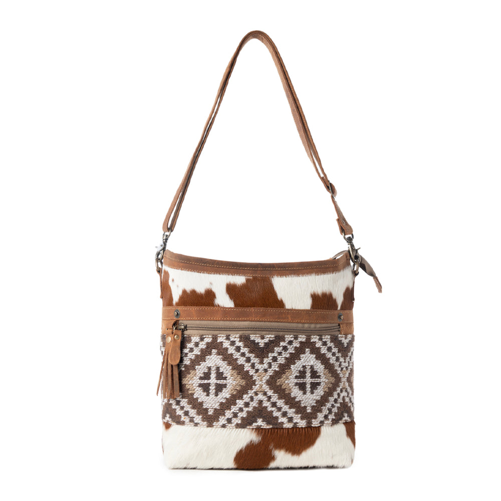 Diamondback Trail Western Shoulder Bag for Women in Brown with Rug details - Myra USA