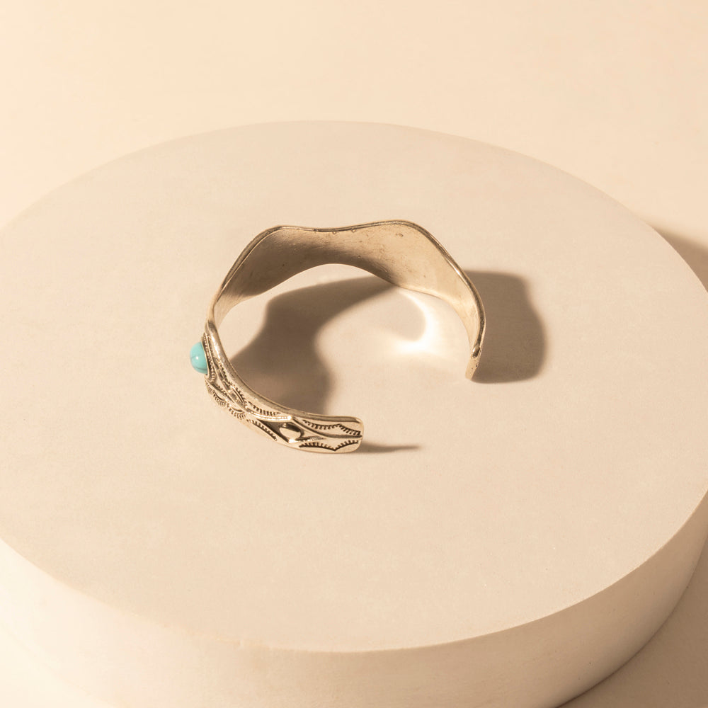 Sedona Stone Cuff for Women with turquoise stones and engraved detail in premium style - Myra USA