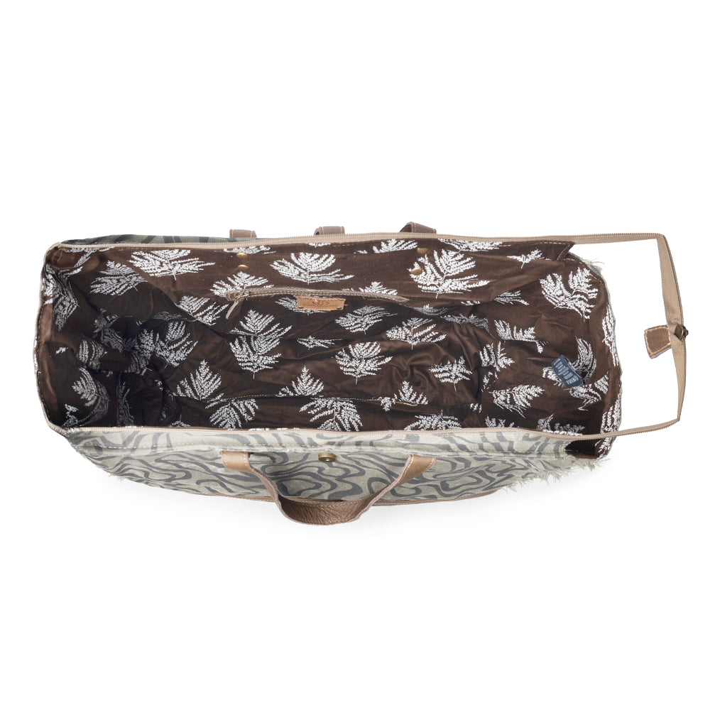 Riverbed Trail Weekender Bag for Women in olive with vintage print detail - Myra USA