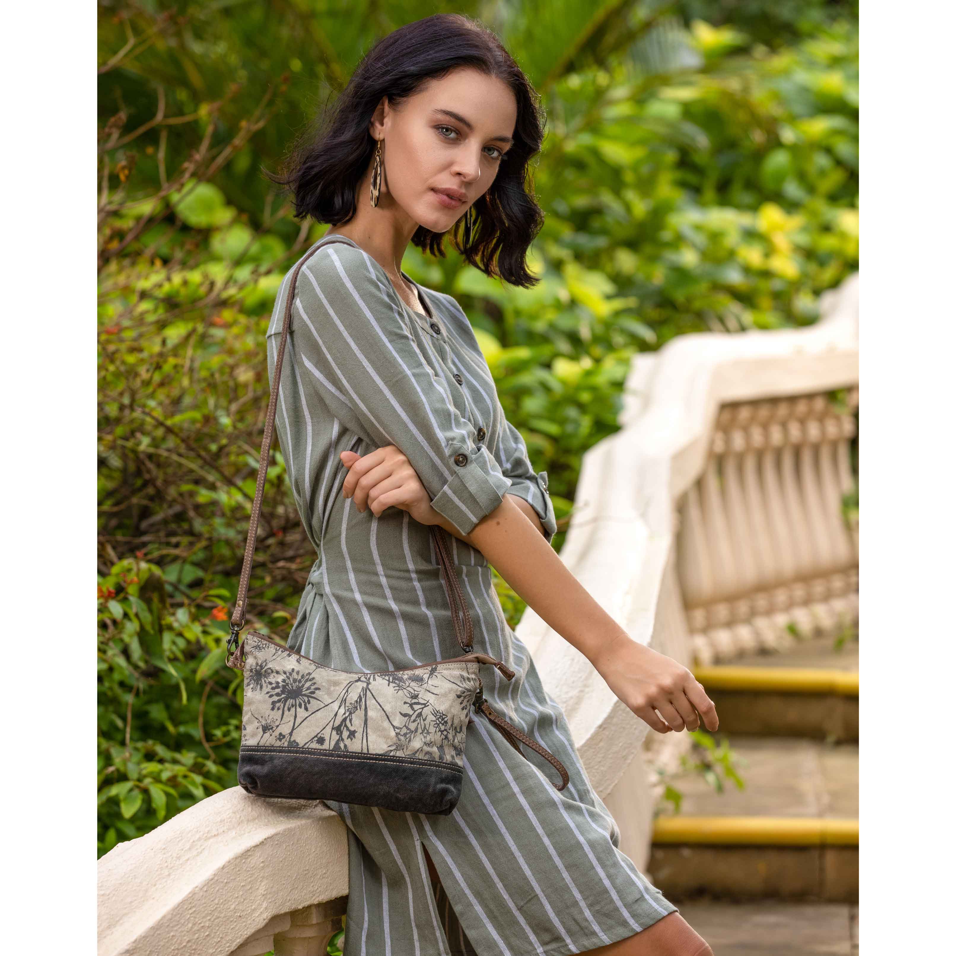 DAINTY DELIGHT SMALL & CROSS BODY BAG - MyraUSA