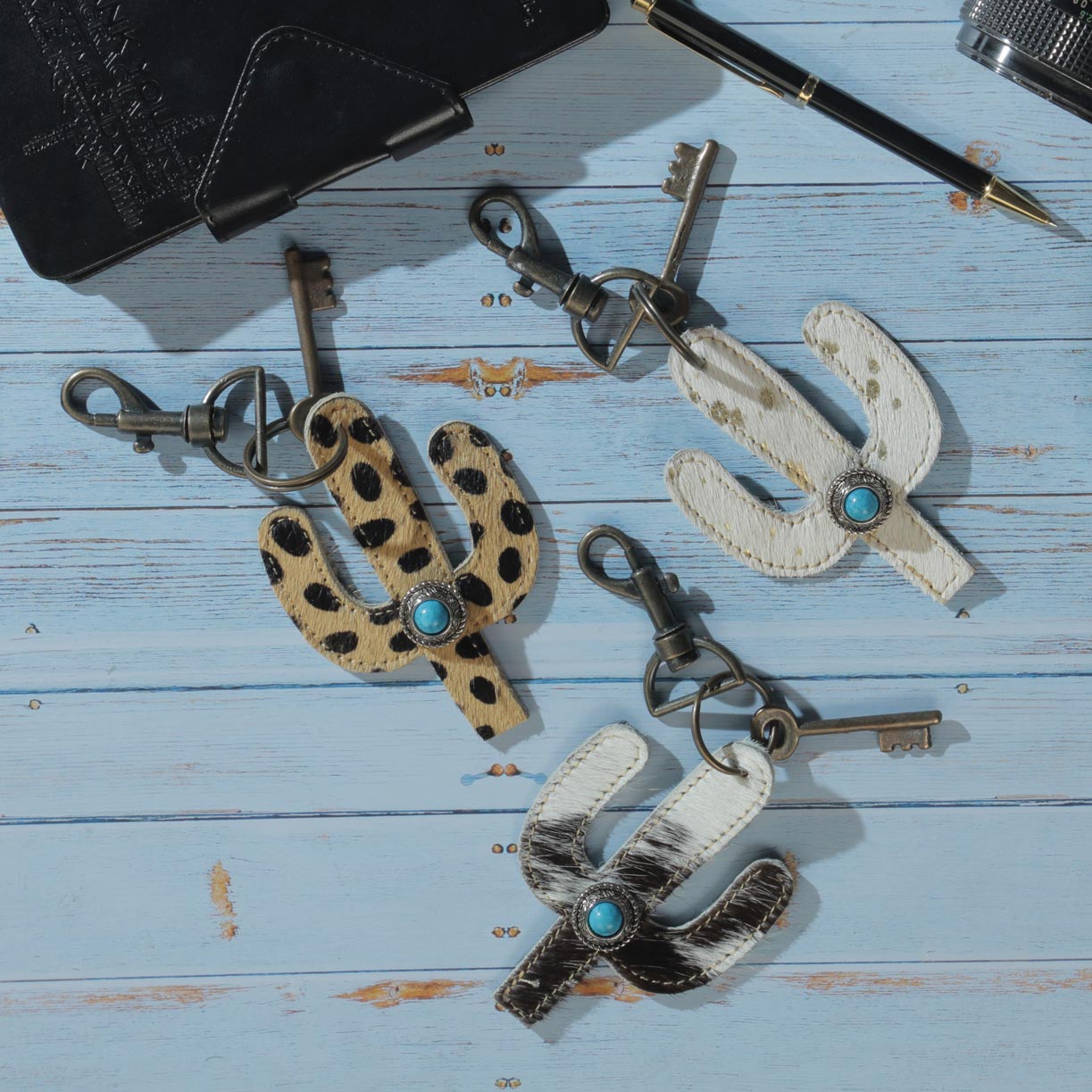 White Cactus Key Fob - MyraUSA