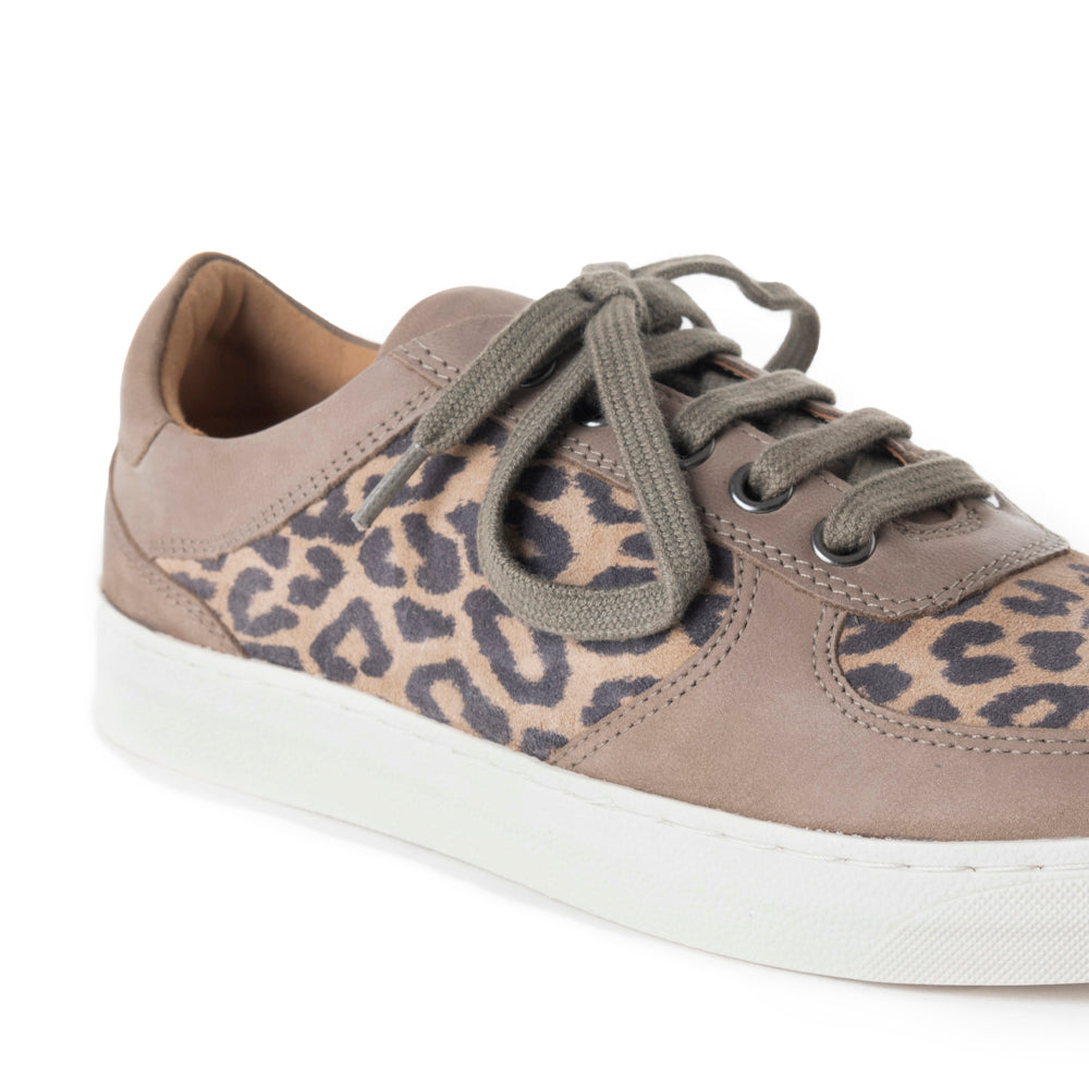 Subtle Sneakers - MyraUSA