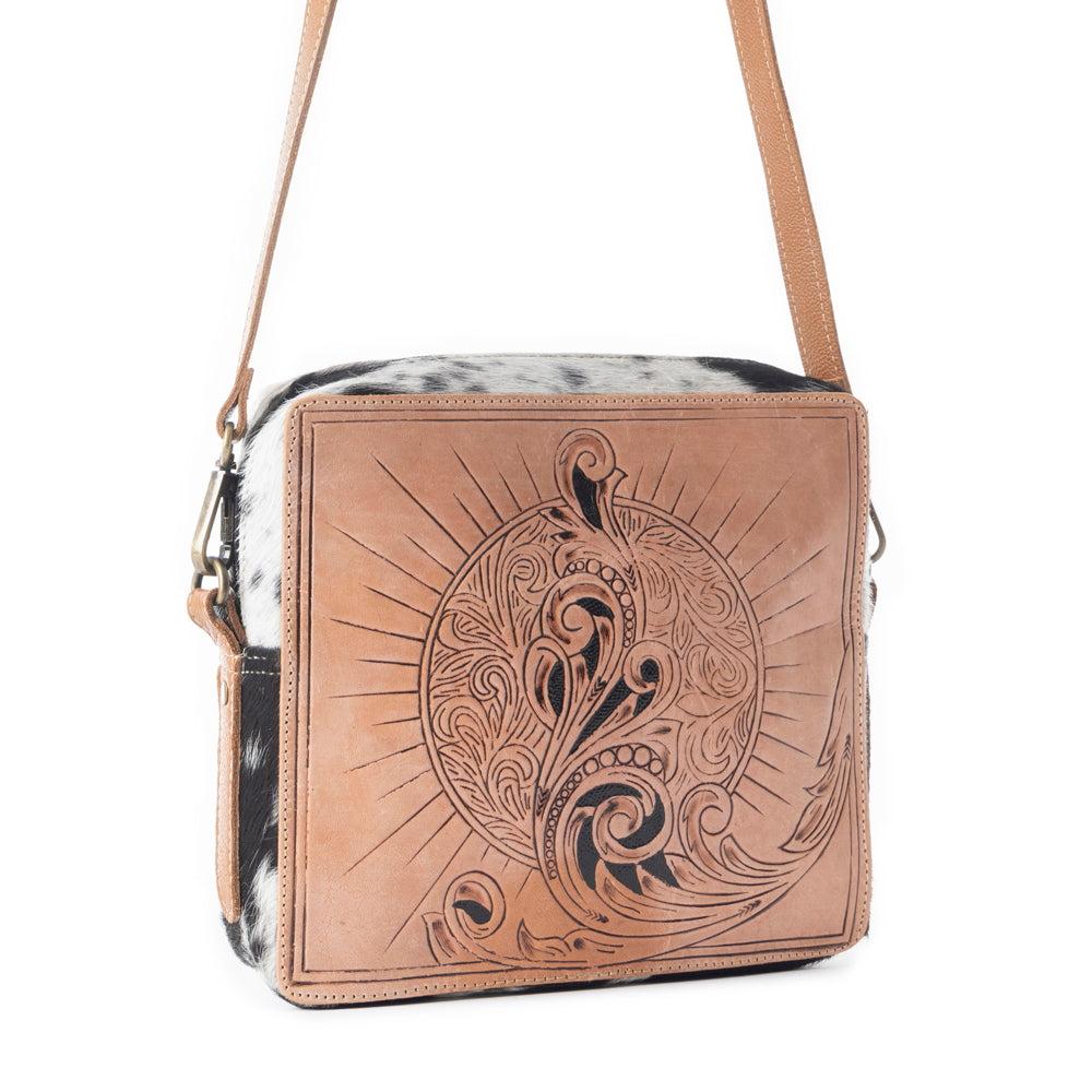 SKYLAR HAND-TOOLED BAG - MyraUSA