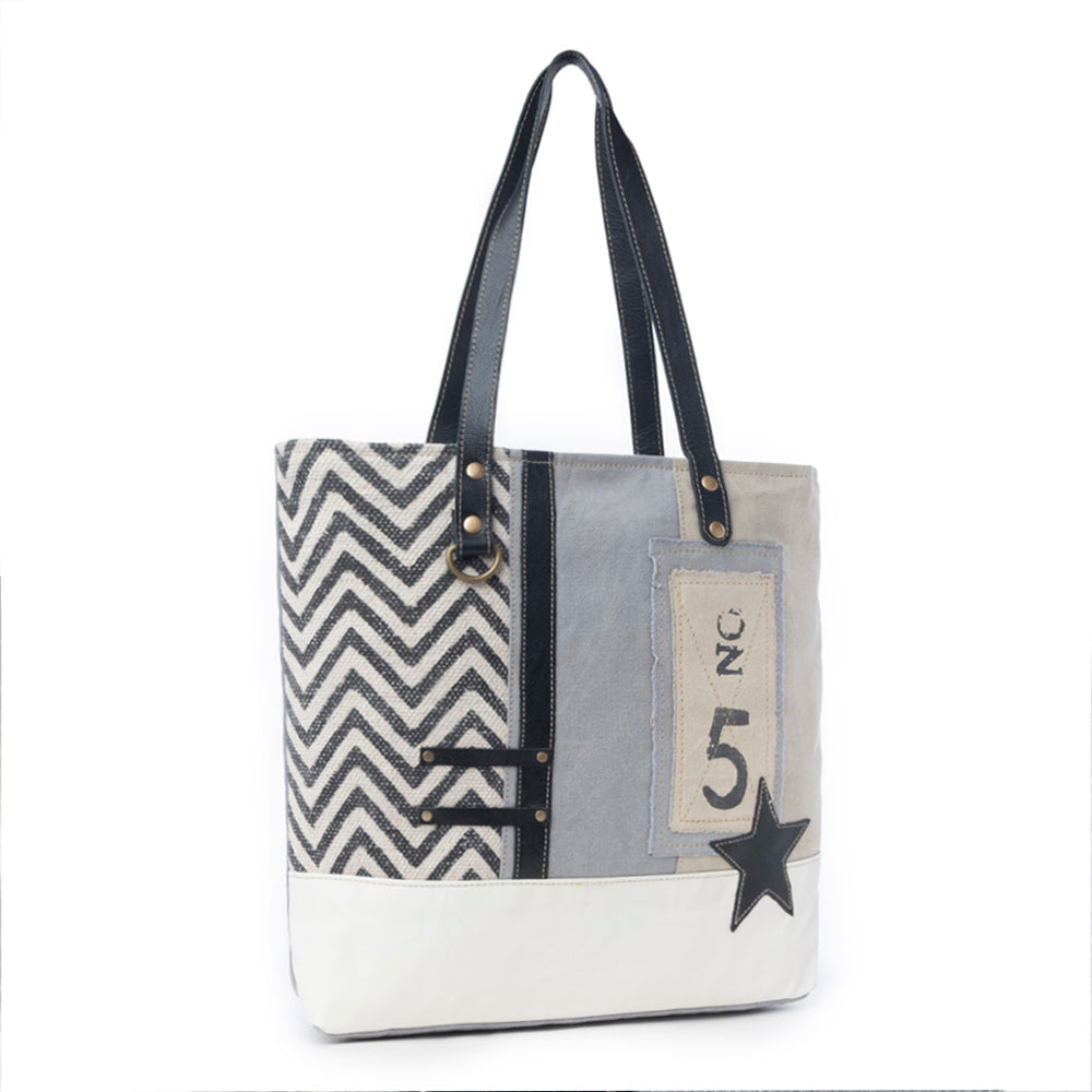Globetrotter Patch Tote Bag - Myra USA