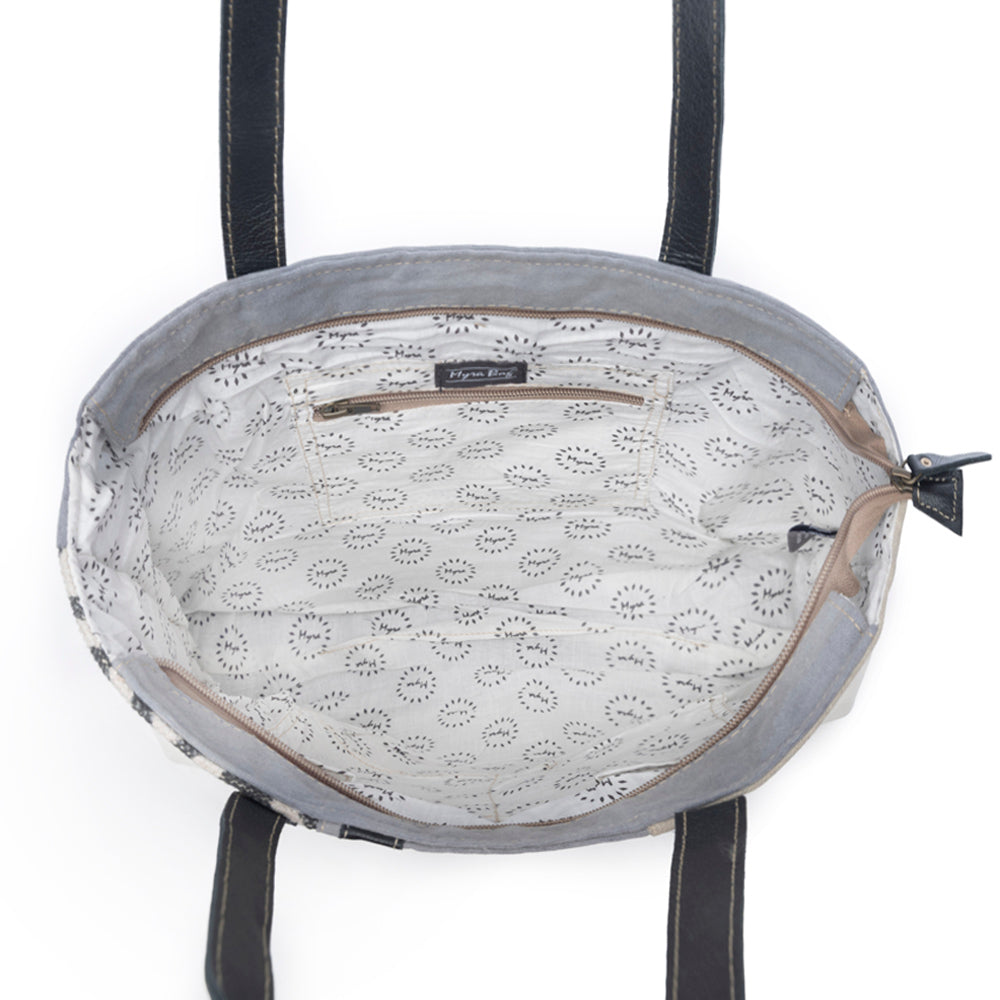 Globetrotter Patch Tote Bag - Myra USA