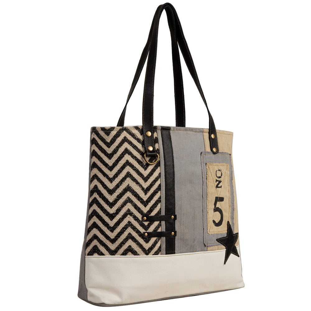 Globetrotter Patch Tote Bag - Myra USA