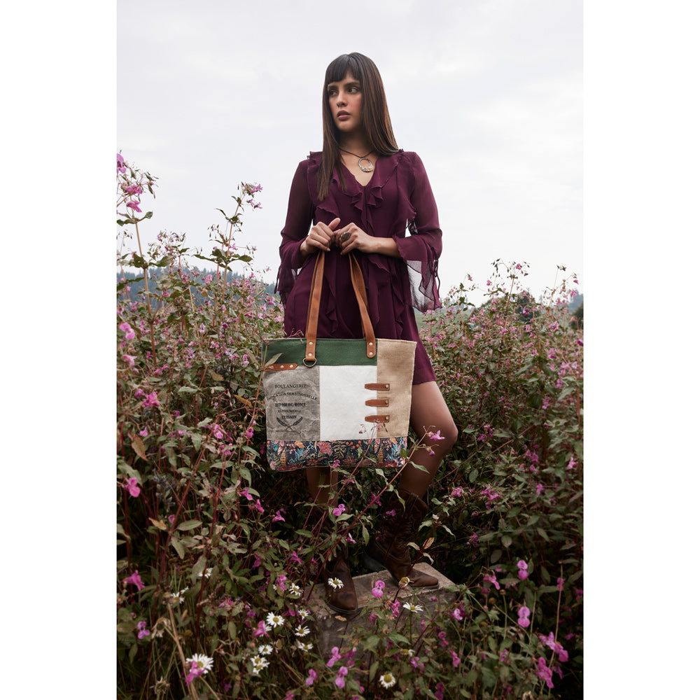Boulangerie Floral Trim Tote Bag - Myra USA