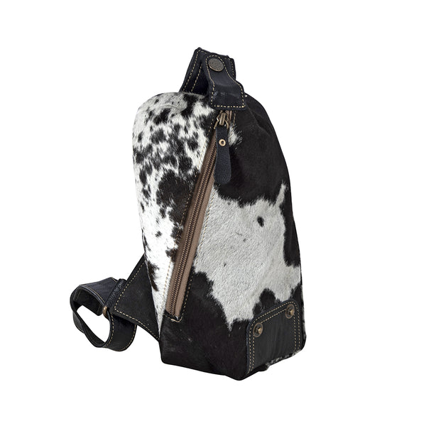 Robnette Ranch Fanny-Pack Bag in Dark & White