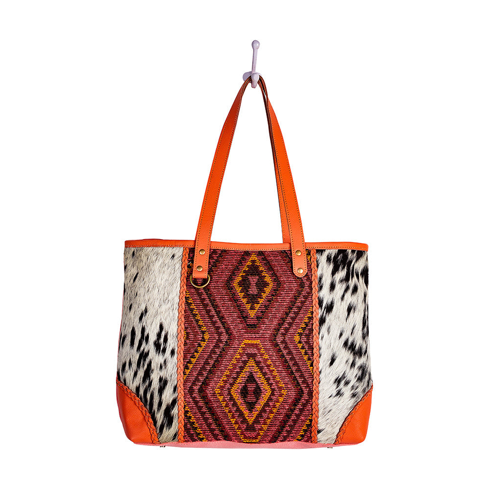 Tonga Ridge Tote Bag In Orange - Myra USA