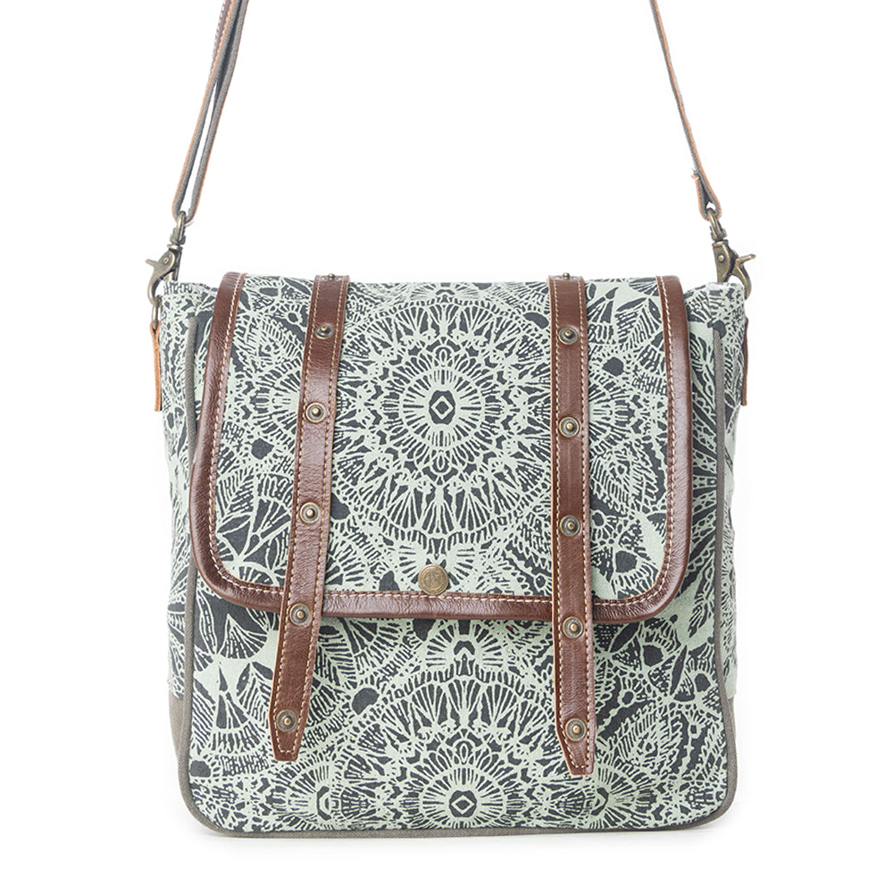 Le Medallion Shoulder Bag - Myra USA