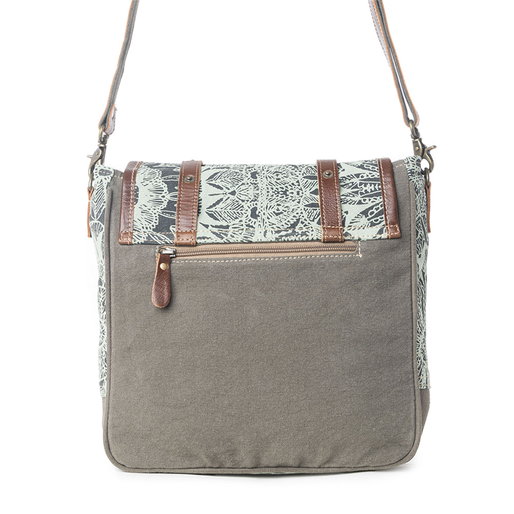Le Medallion Shoulder Bag - Myra USA