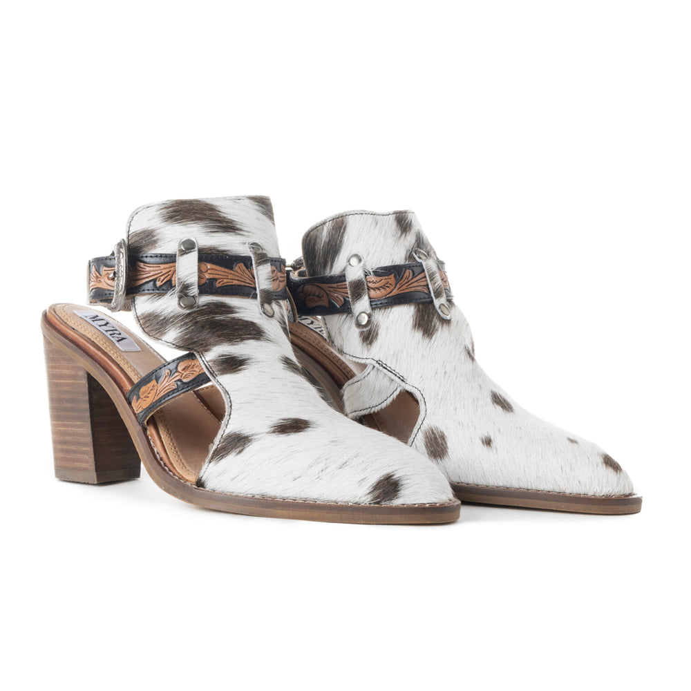 Beth Jane Boot In White And Black Hide - Myra USA