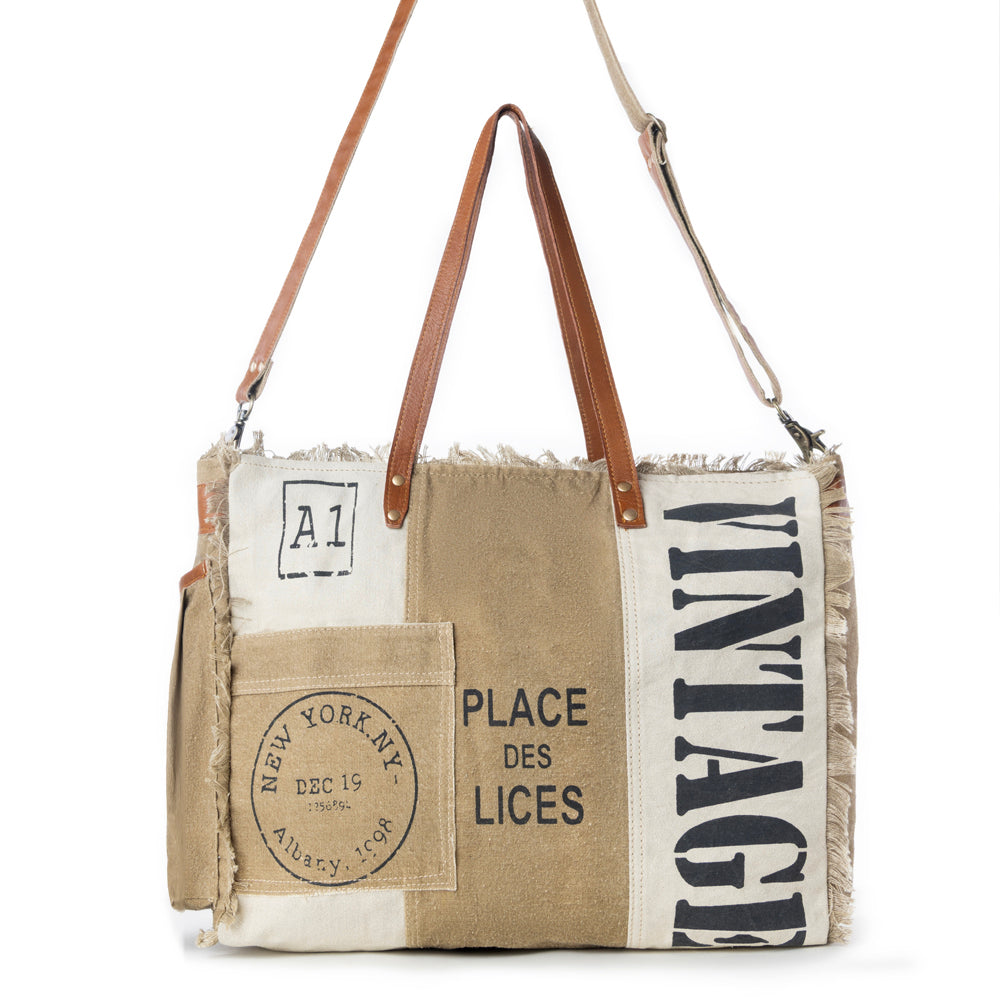 Queen Creek Weekender Bag in Sandstone - Myra USA