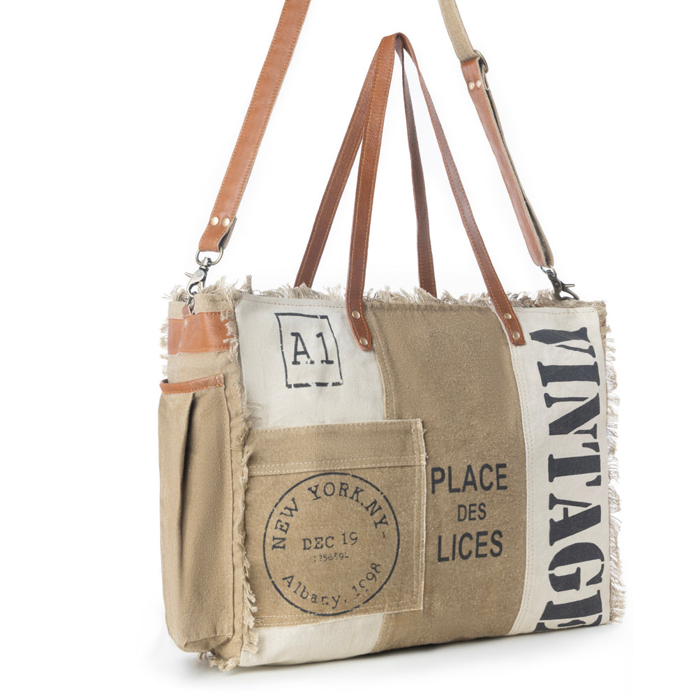 Queen Creek Weekender Bag in Sandstone - Myra USA