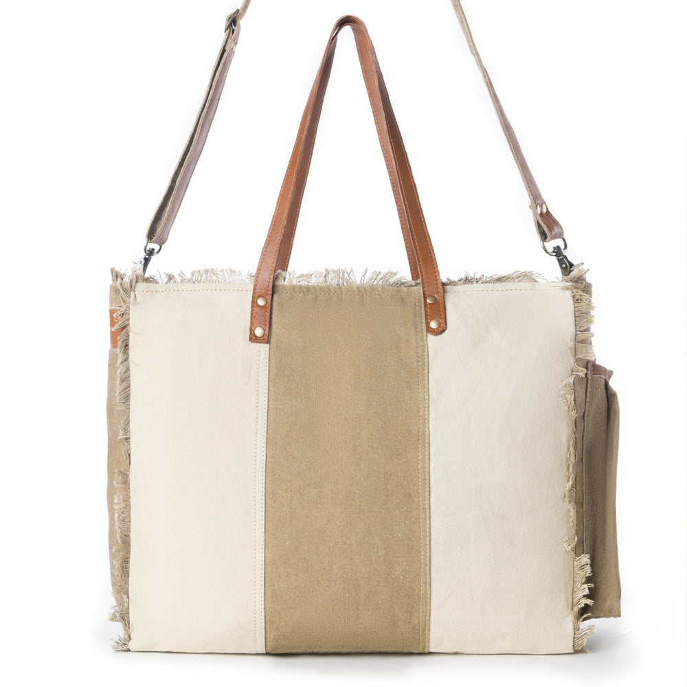 Queen Creek Weekender Bag in Sandstone - Myra USA