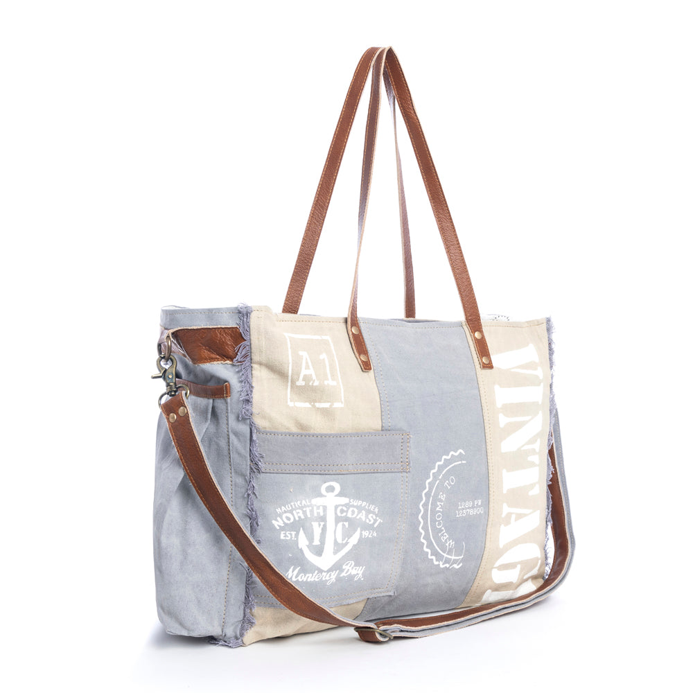 Queen Creek Weekender Bag in Sky Blue - Myra USA