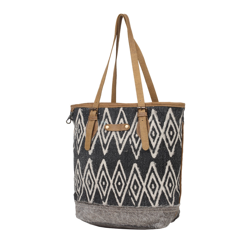 ROLE MODEL TOTE BAG - MyraUSA