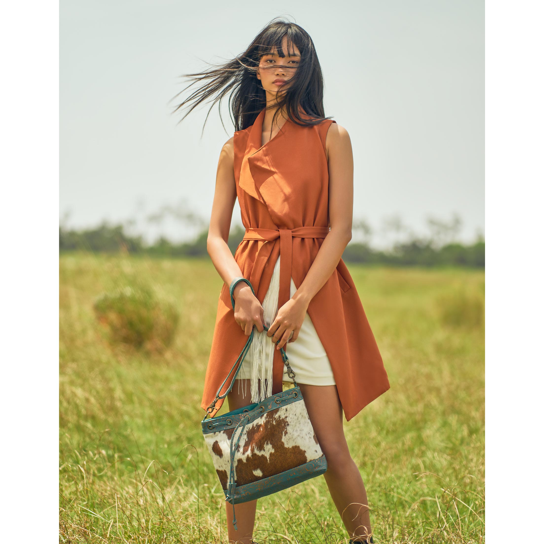 Vibrant Edges Bucket Bag - MyraUSA