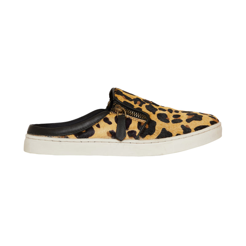 Western sneakers with a leopard print design with a white sole that contrasts the upper part