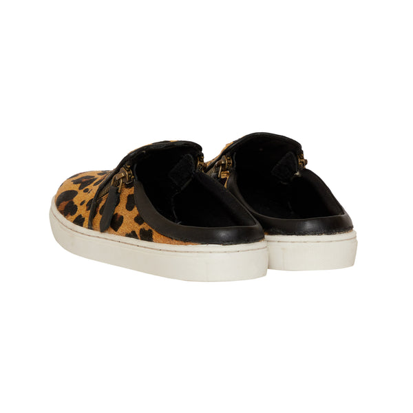 Western sneakers with a leopard print design with a white sole that contrasts the upper part