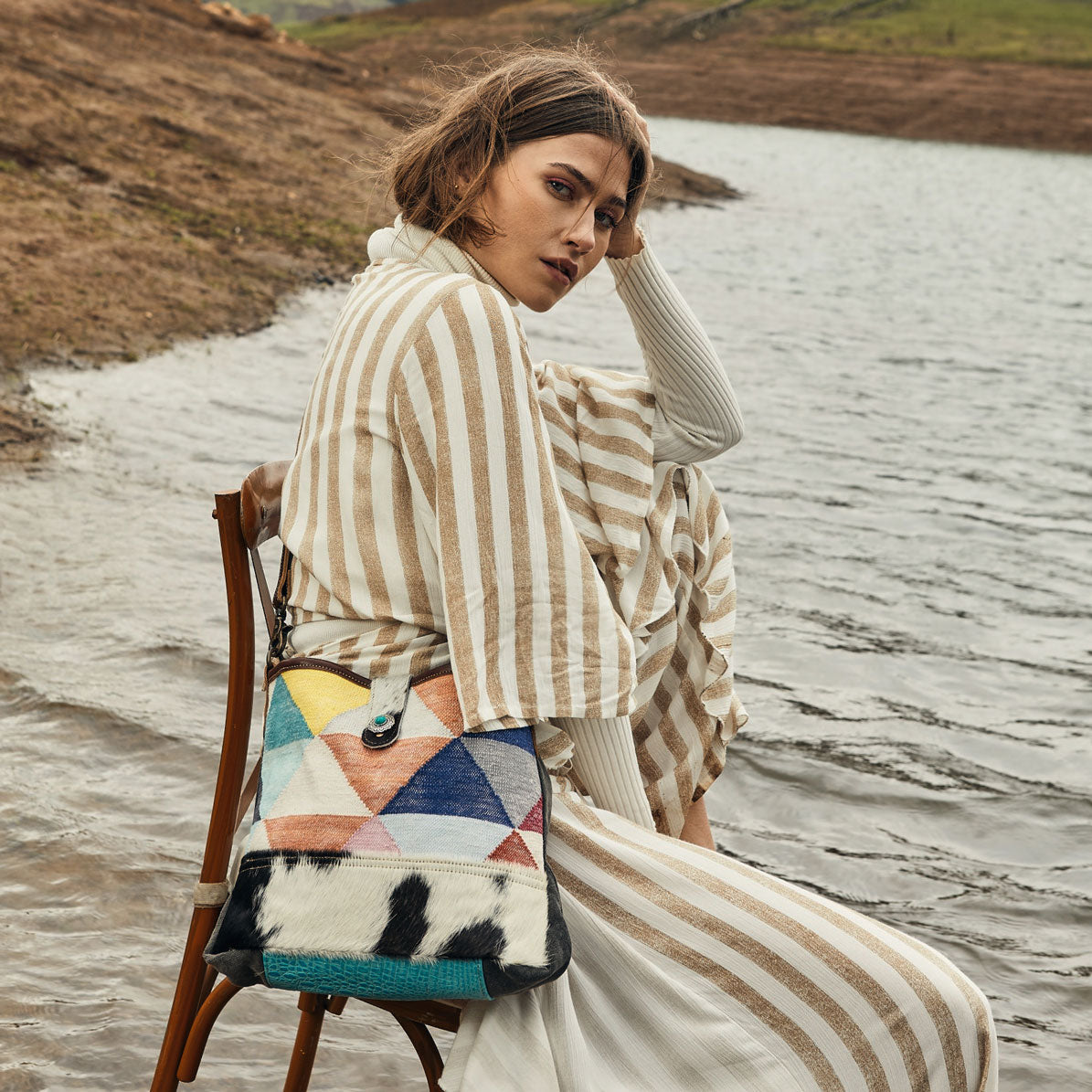 Chromo Canva Shoulder Bag - MyraUSA