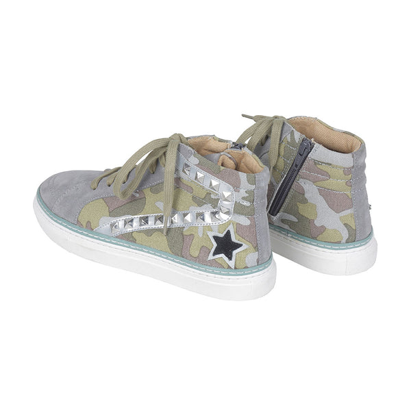 High-top western sneakers with a camouflage pattern and olive green laces