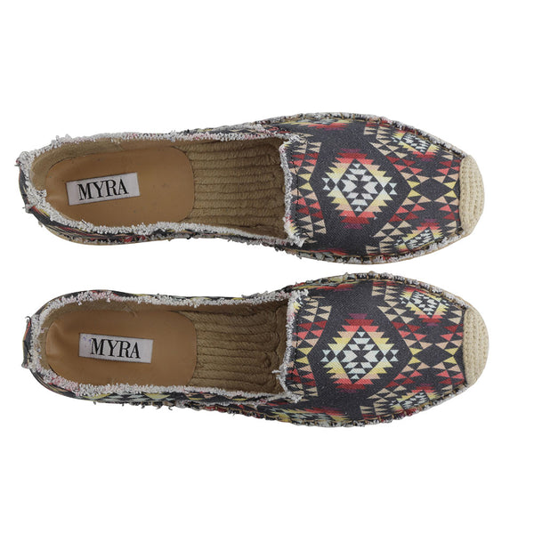 Myra western footwear with a colorful geometric pattern and sole made of braided jute